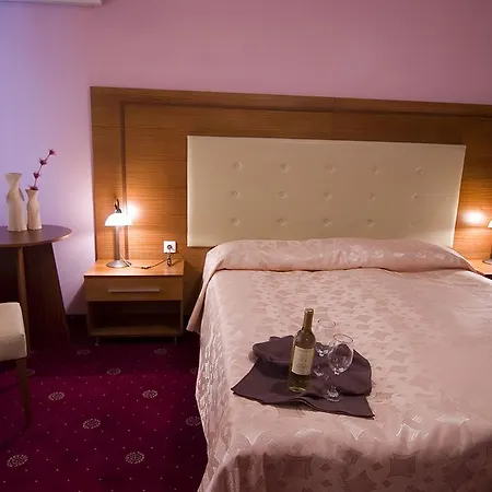 Arena Tarnovo -free Large Private Parking