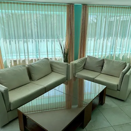 Hotel Arena Tarnovo - Free Private Parking Weliko Tarnowo
