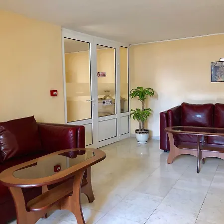 Arena Tarnovo -free Large Private Parking 3*