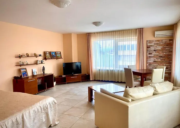 Arena Tarnovo -free Private Parking Hotel 3*