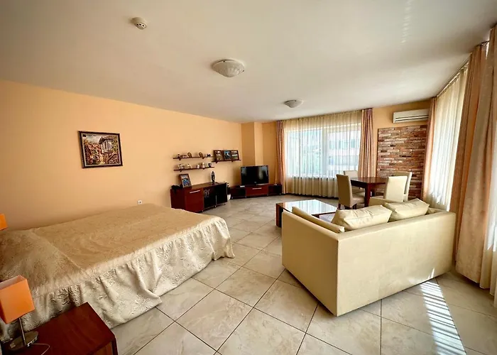 Arena Tarnovo -free Private Parking Hotel