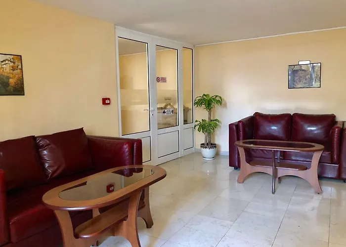 Arena Tarnovo -free Private Parking 3*